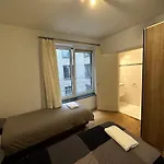 Lichtrijk mooi appartement met zicht op hof van Roosendael