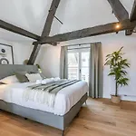 Huswell - Urban Getaway In The Heart Of Antwerp