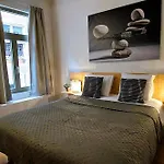 Cosy & Modern Historical Cottage In Old Town - Leon 4P
