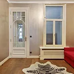 Spacious Apartment Near Grote Markt
