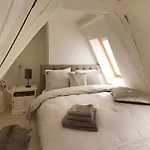 Y & L Villa