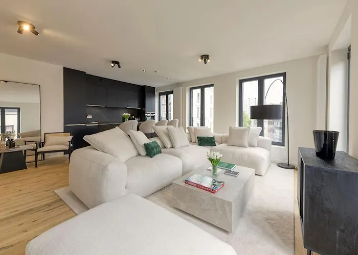 Designer Flat 3Br & Mini Golf