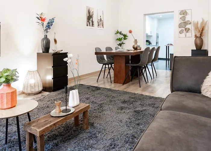 Unique Parking Access, Xl Home W Parking Option
