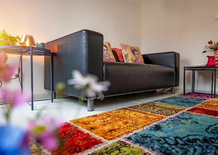 Hot Spot In Trendy Area - 2P Duplex Apartment