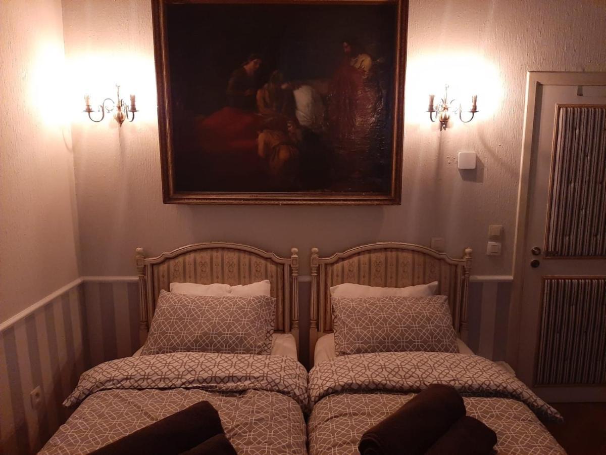 Hofmarkgraaf - Unique In Historic Mansion Apartment *