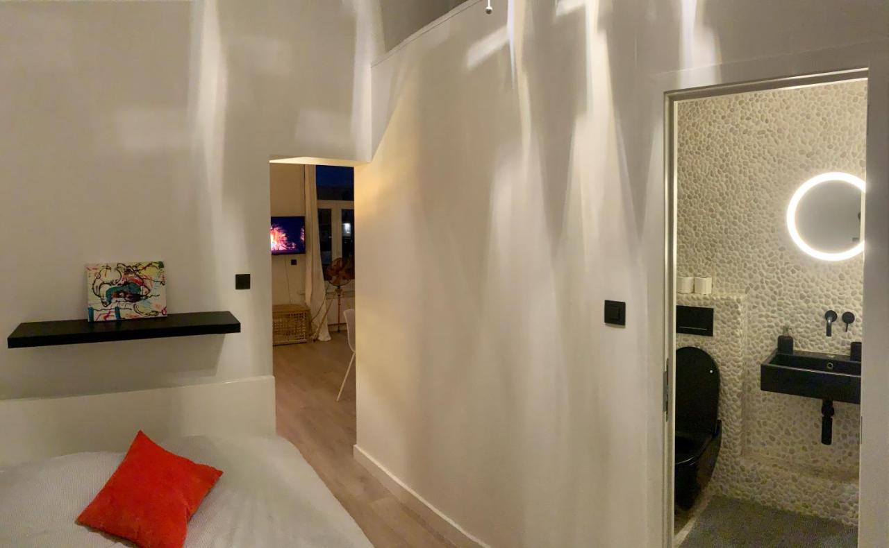Sleep - Black And White Modern Flat With Cityview * Antwerpen