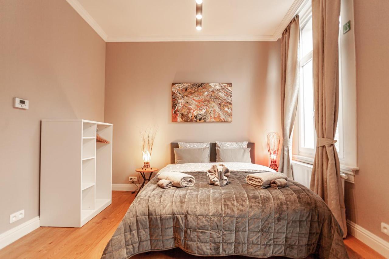 Luxury Palace By Rikas Appartement *