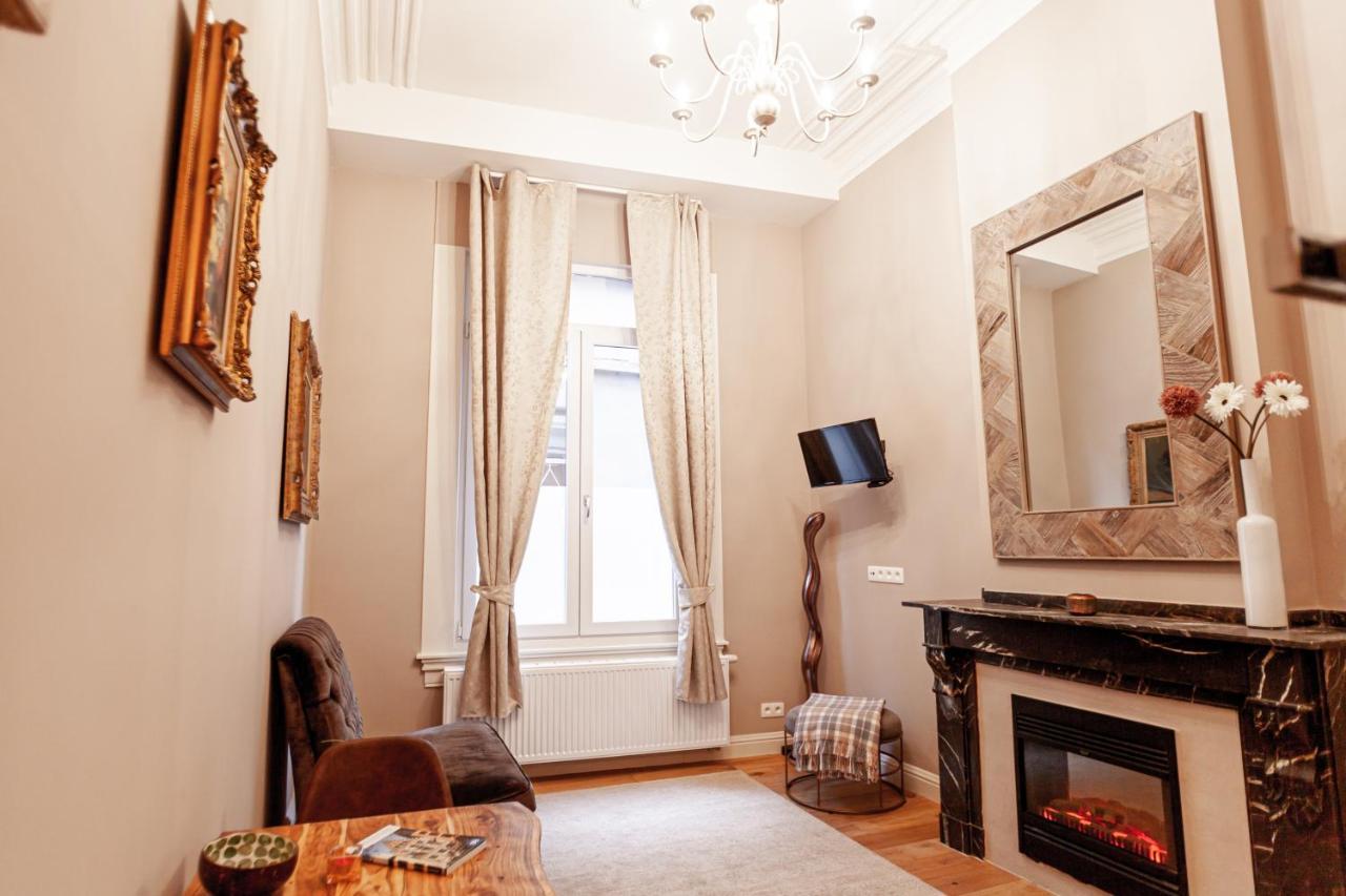 Luxury Palace By Rikas Appartement