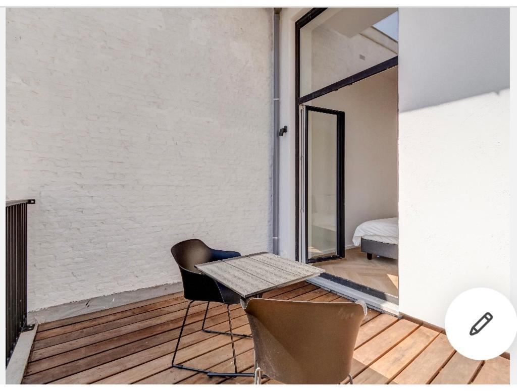 Engine Apartment