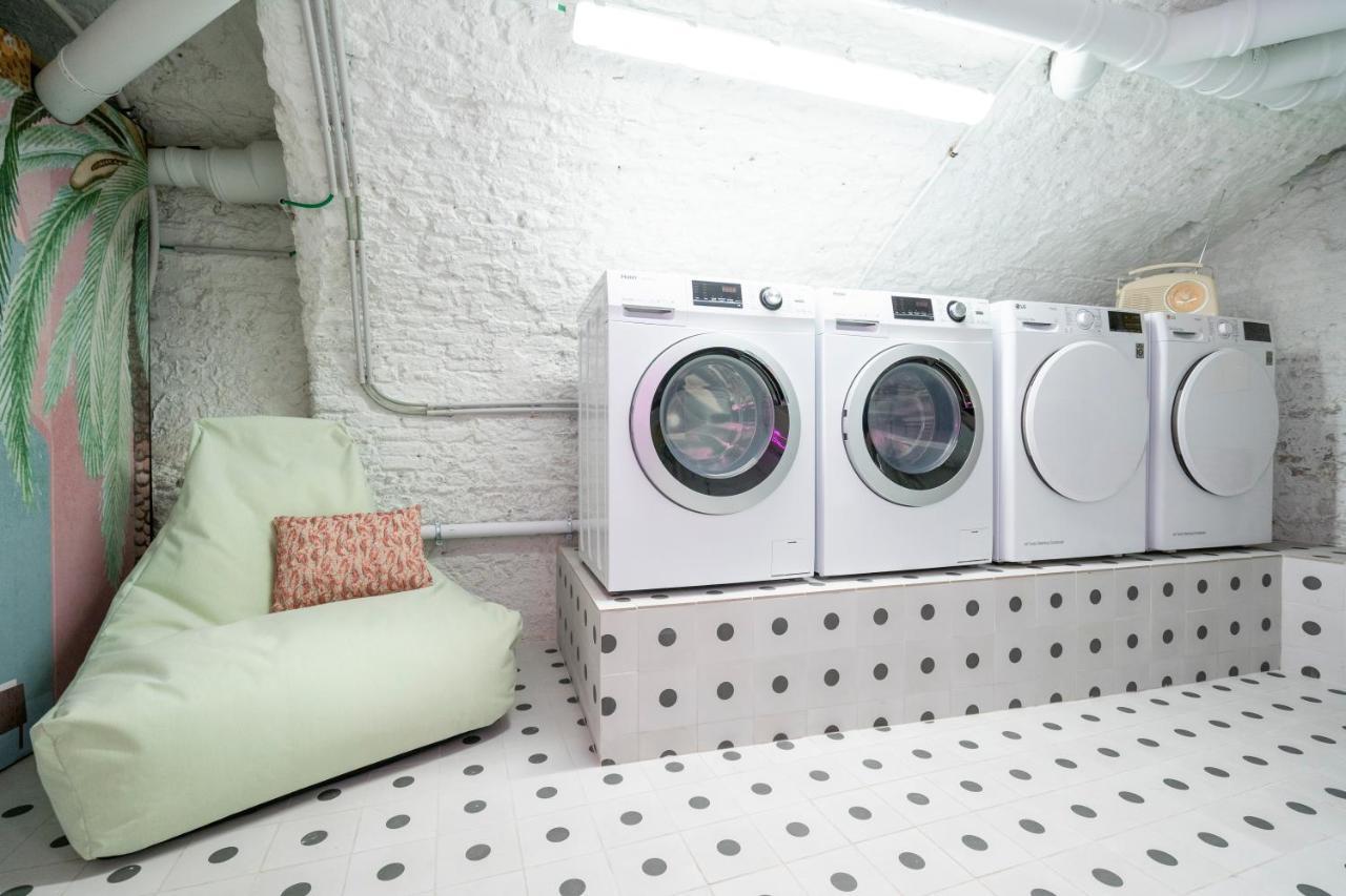 Shway - The Red Monkey Apartment Antwerp