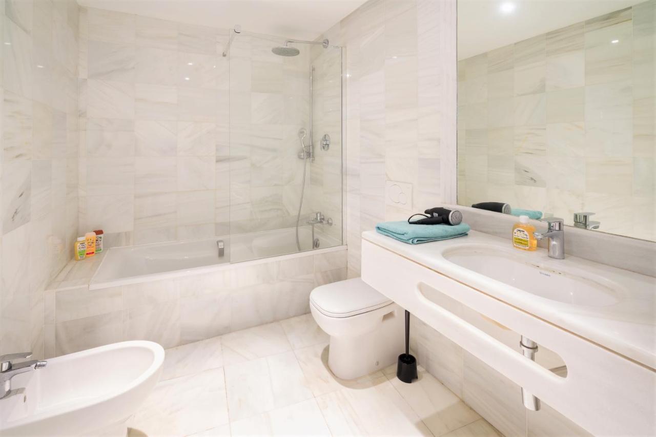 Apartment Marble In The Center Of