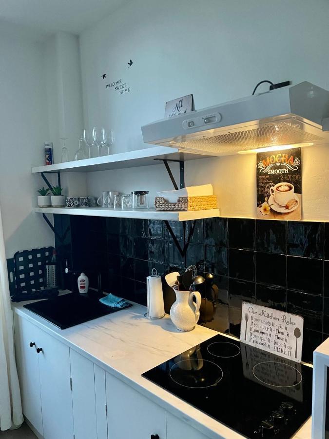 Sleep - Black And White Modern Flat With Cityview Appartement Antwerpen