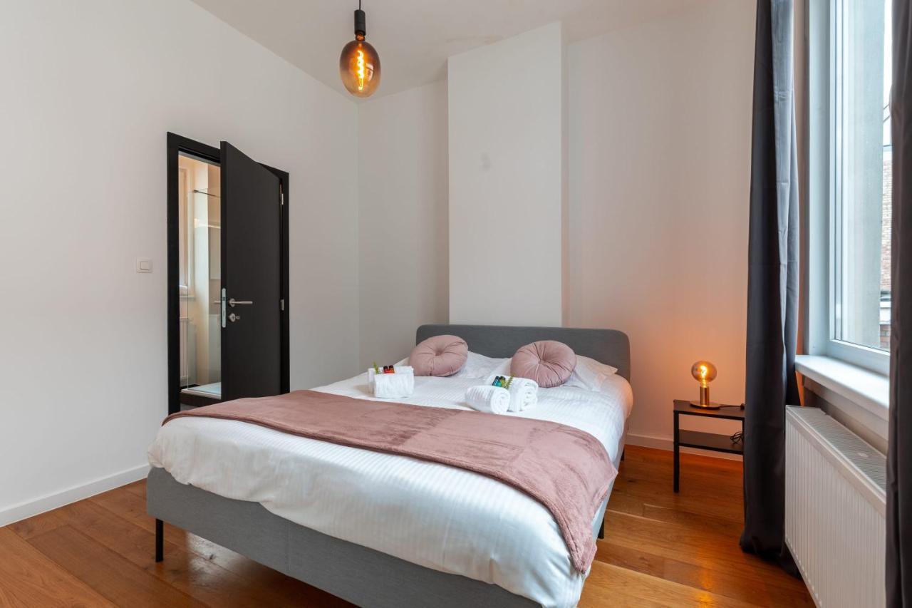 Super Cozy 2 Bedroom Apt Near Station