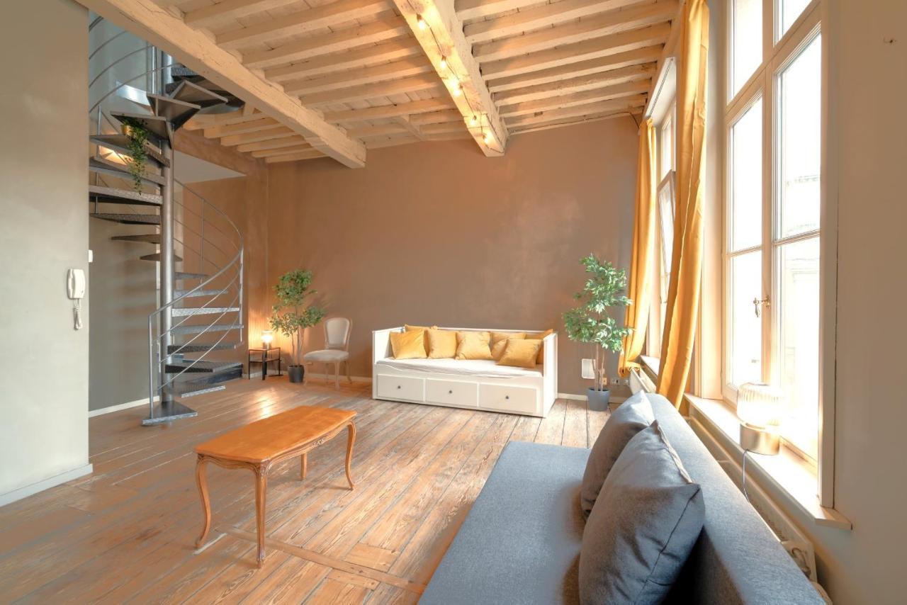 The Charming Hendrik Square Apartment