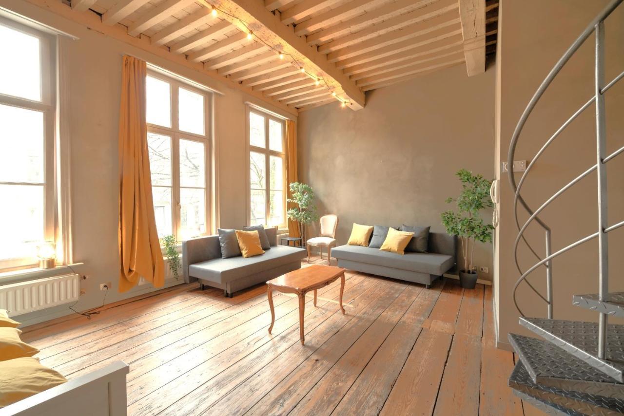 The Charming Hendrik Square Apartment