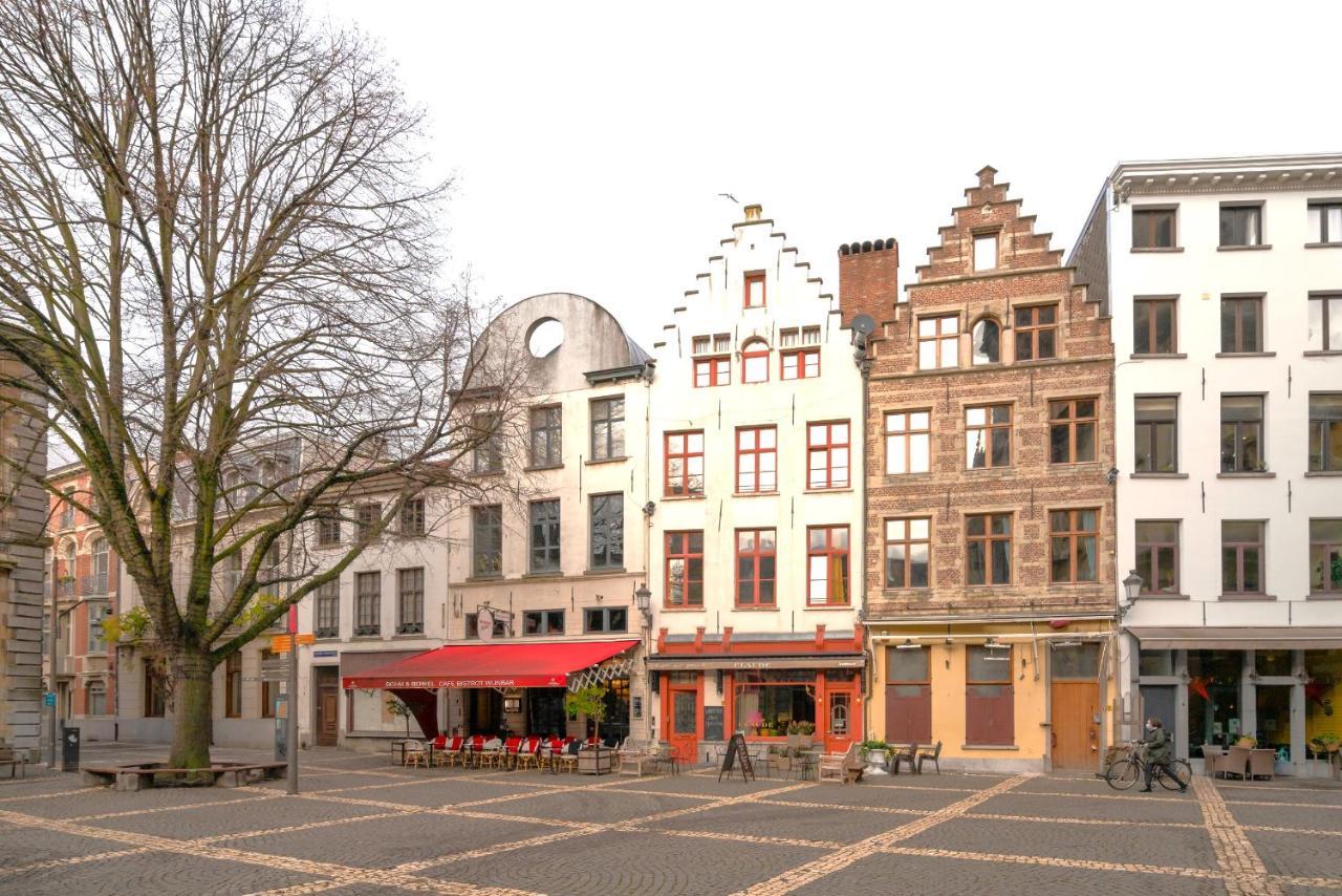 The Charming Hendrik Square Antwerpen