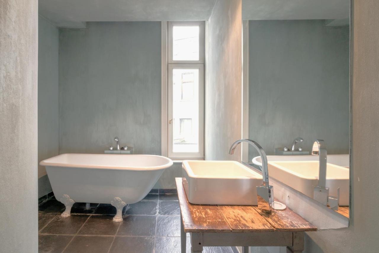 The Charming Hendrik Square Apartment