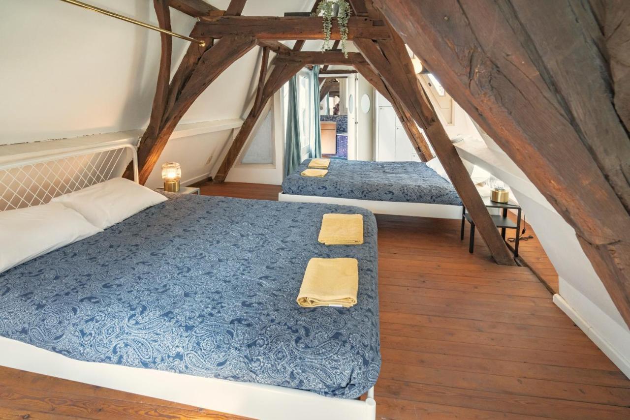 The Charming Hendrik Square Apartment