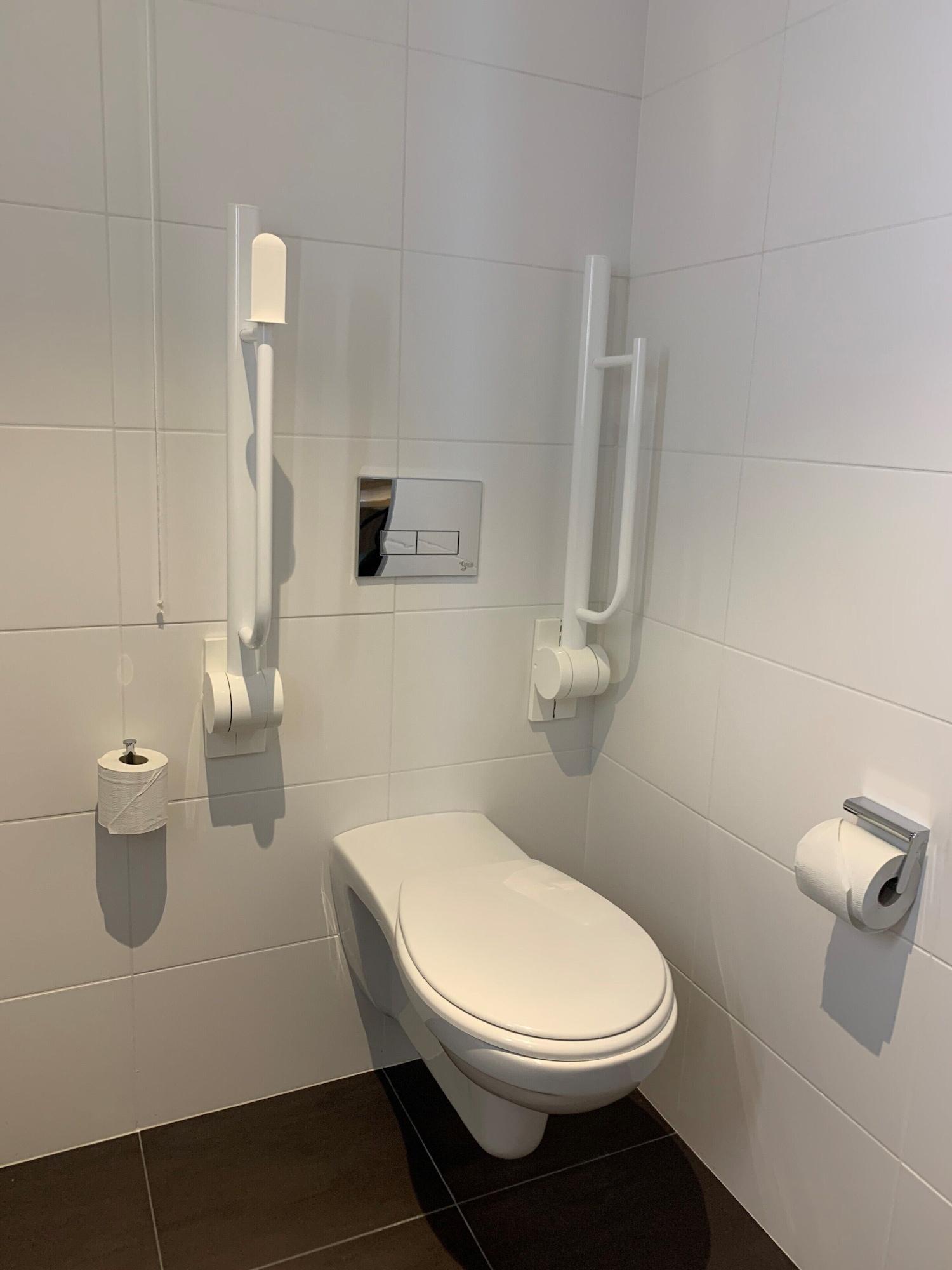 Hampton By Hilton Station 3*