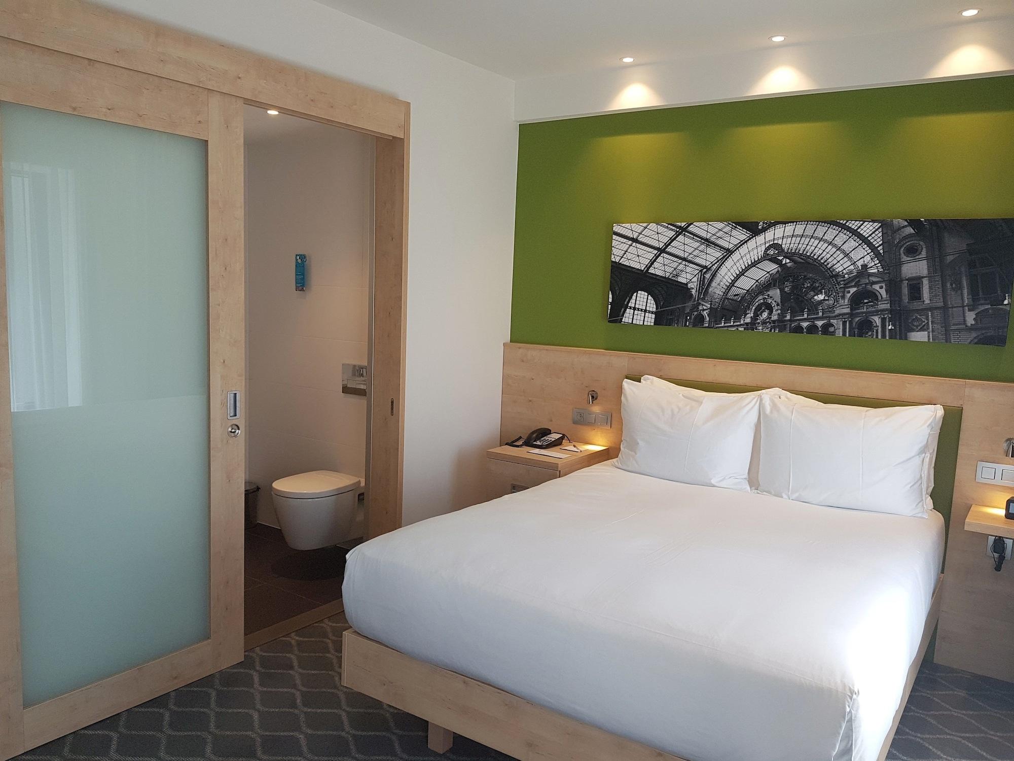 Hotel Hampton By Hilton Station 3*