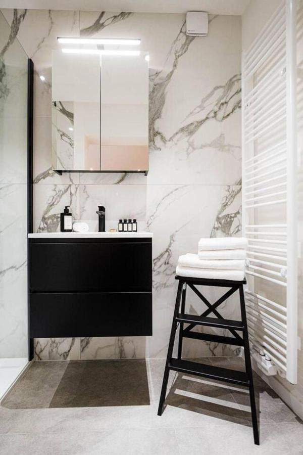 Gorgeous In Old Centre Of 1 Apartment *