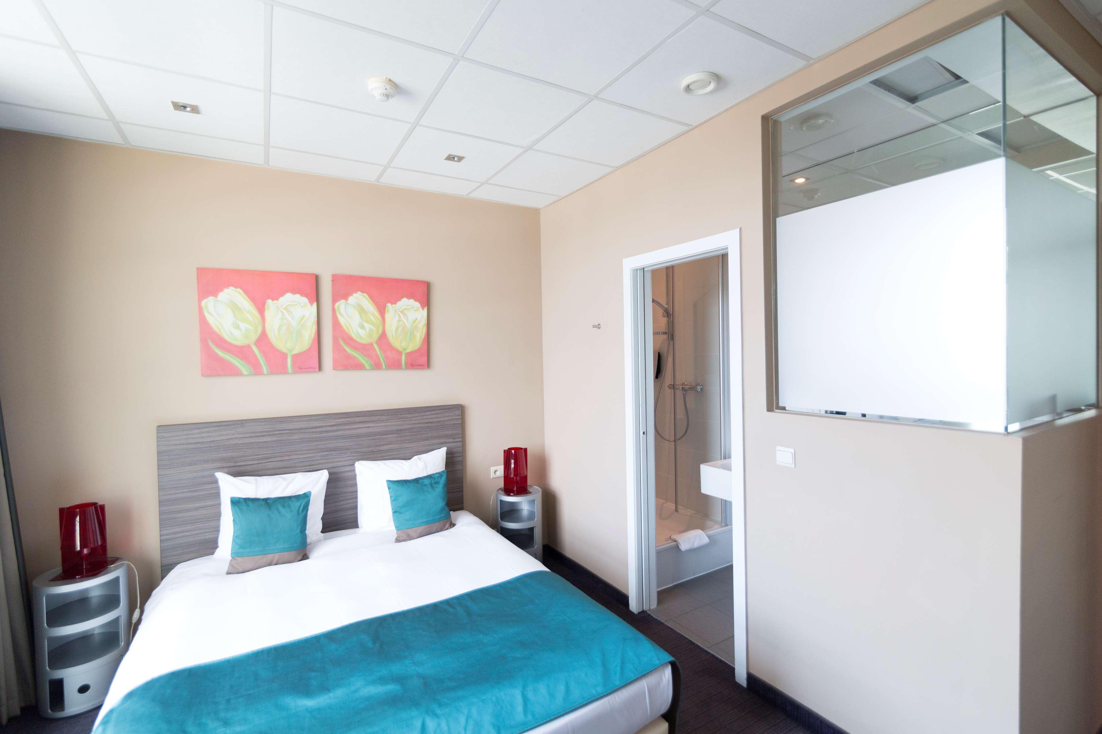 Docklands Hotel