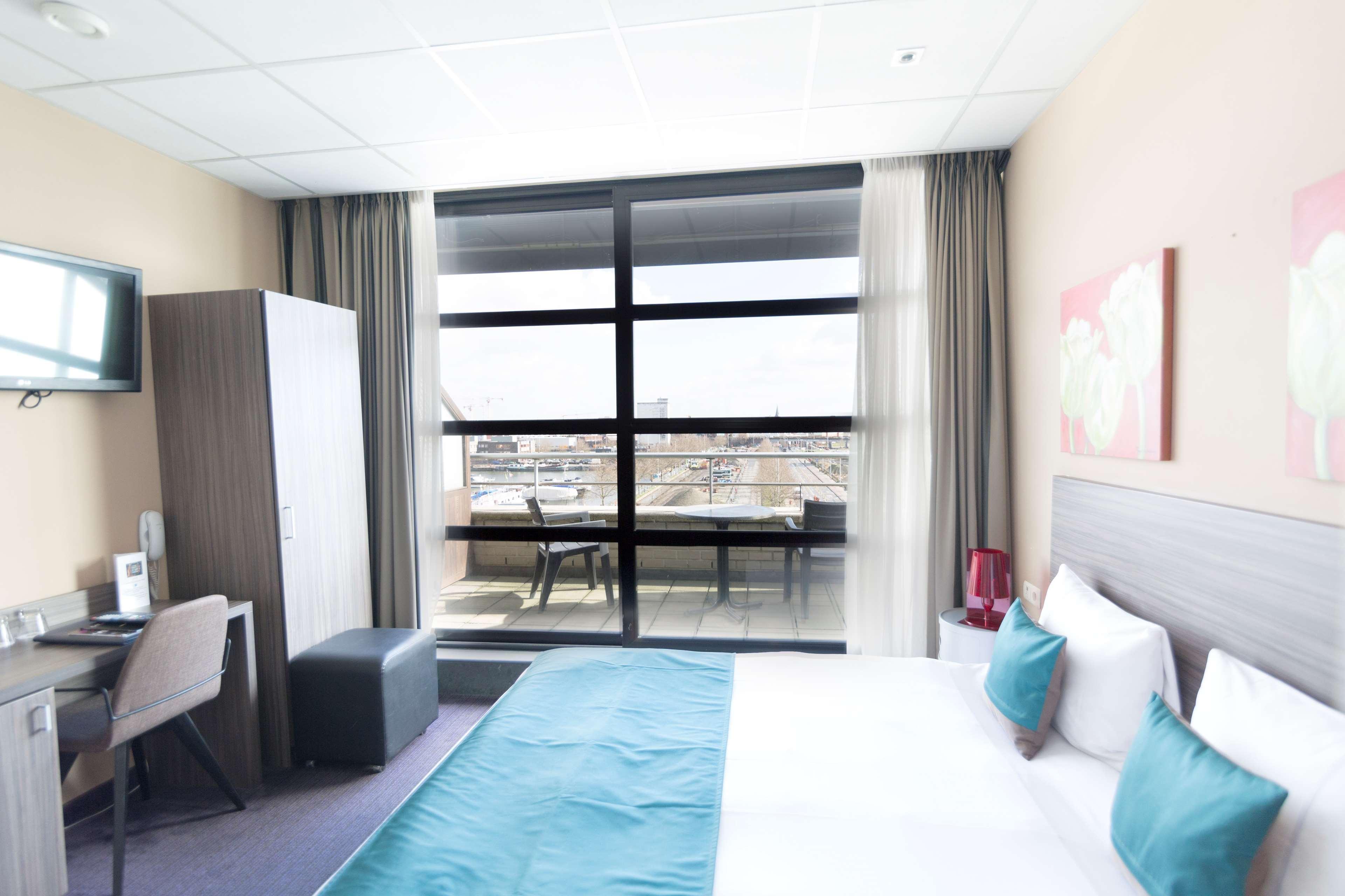 Docklands Hotel 3*