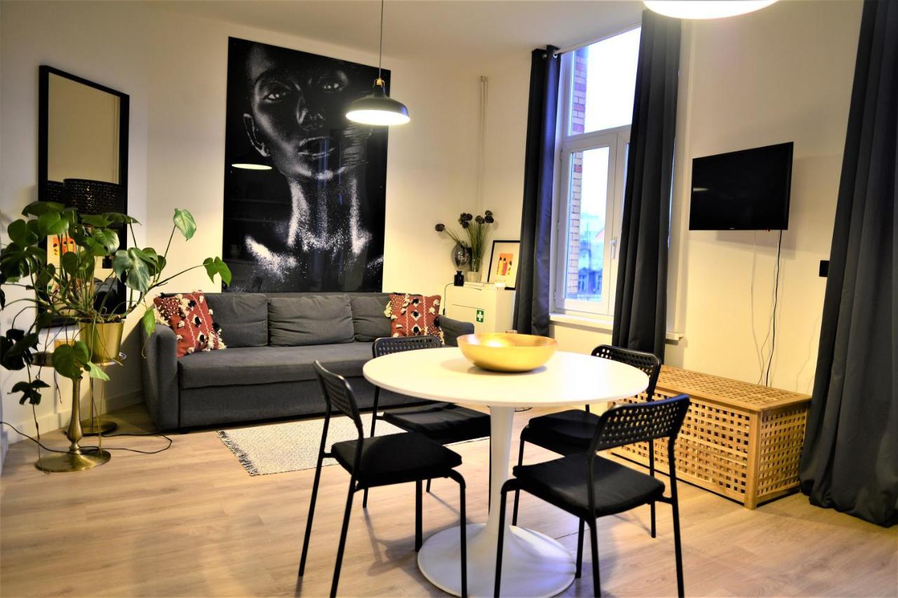 Appartement Sleep - Black And White Modern Flat With Cityview
