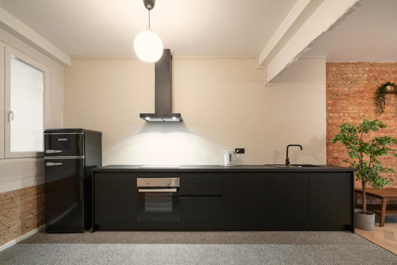 Charming And Spacious Center Apartment *
