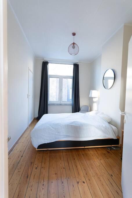 Lovely 1-bedroom In Central Antwerp. *