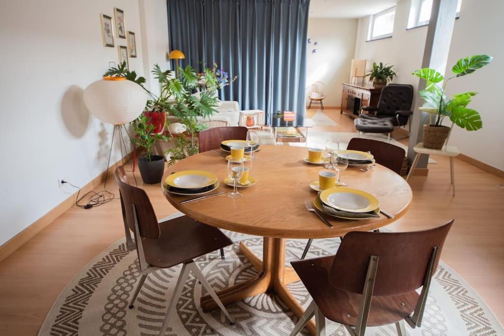Local In Charming Zuid Area *