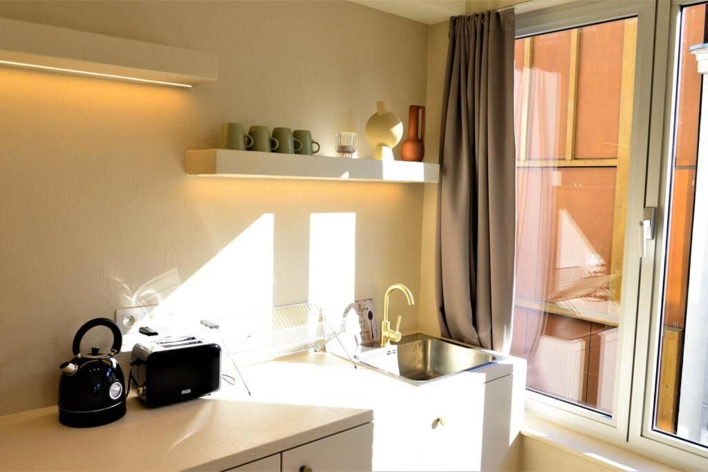 Apartment Downtown 2 Bdr ***** 3