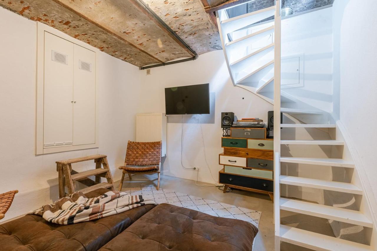 Cozy With Terrace In The Heart Of