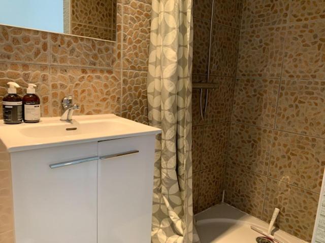 Bright & Cozy Duplex Studio - Free Parking In August Apartment *