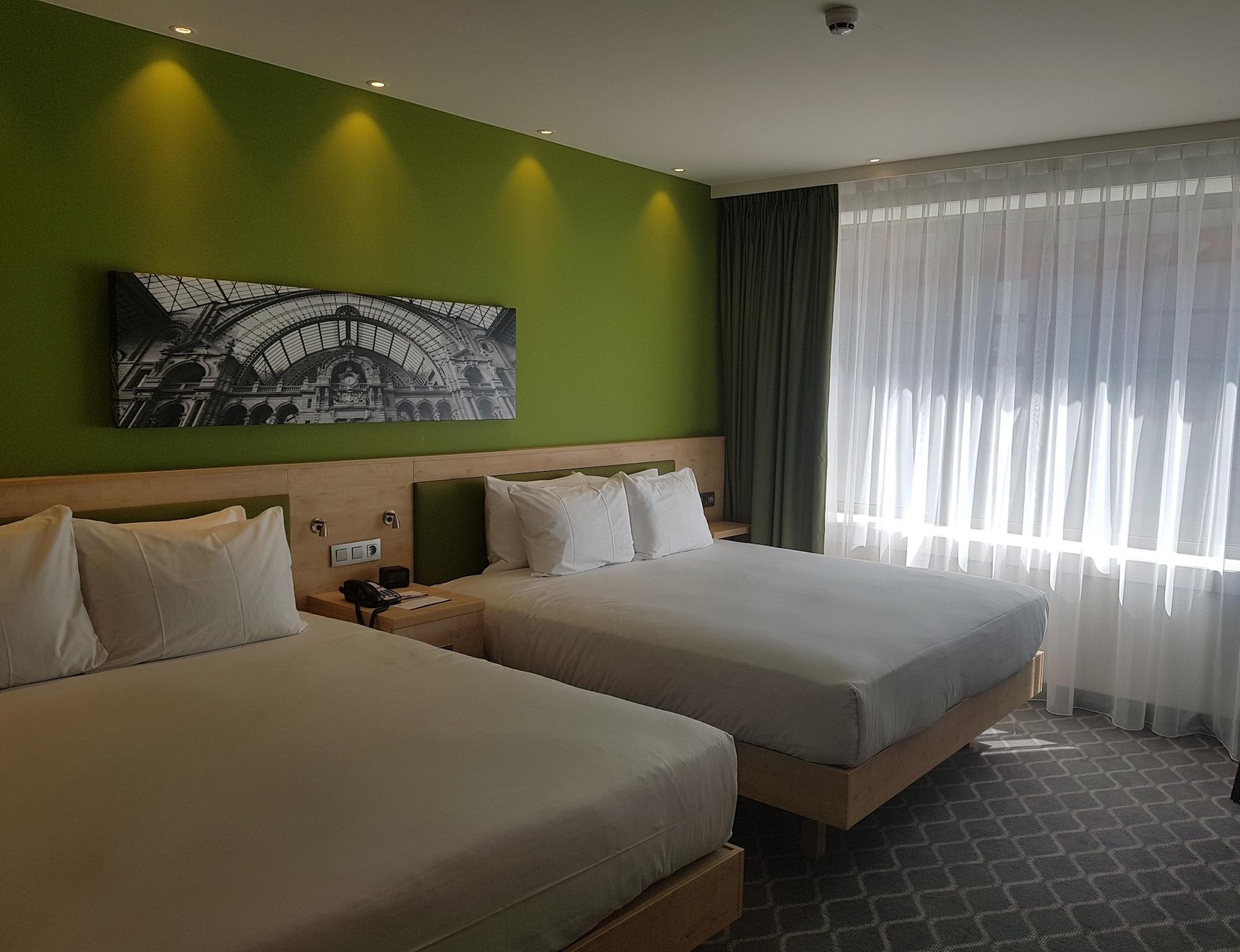 Hampton By Hilton Station 3*