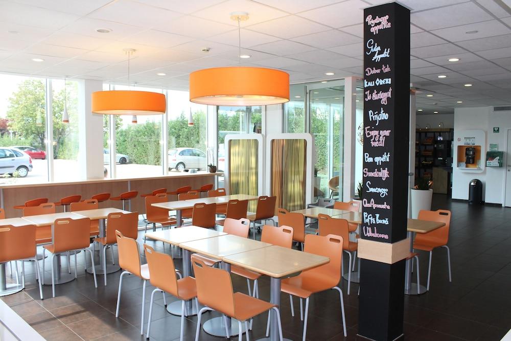 Ibis Budget Port Hotel *