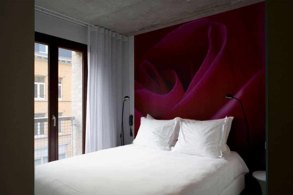 Banks Hotel *