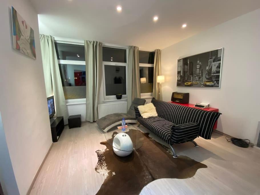 City 3 Apartment *