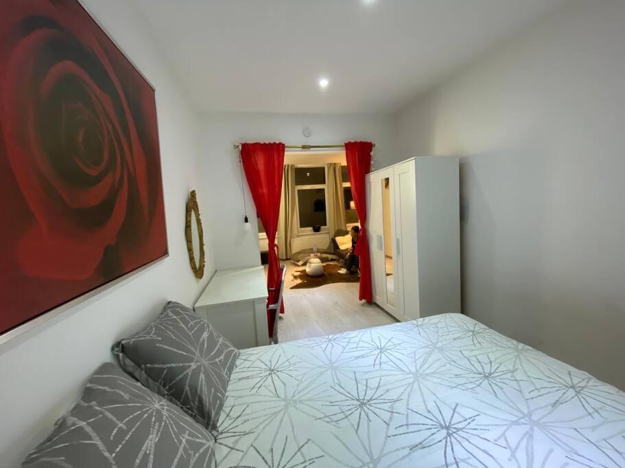 City 3 Apartment *