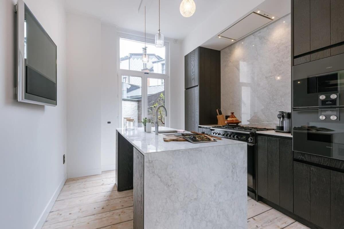 Vakantiehuis Huswell - Charming House In With Free Parking