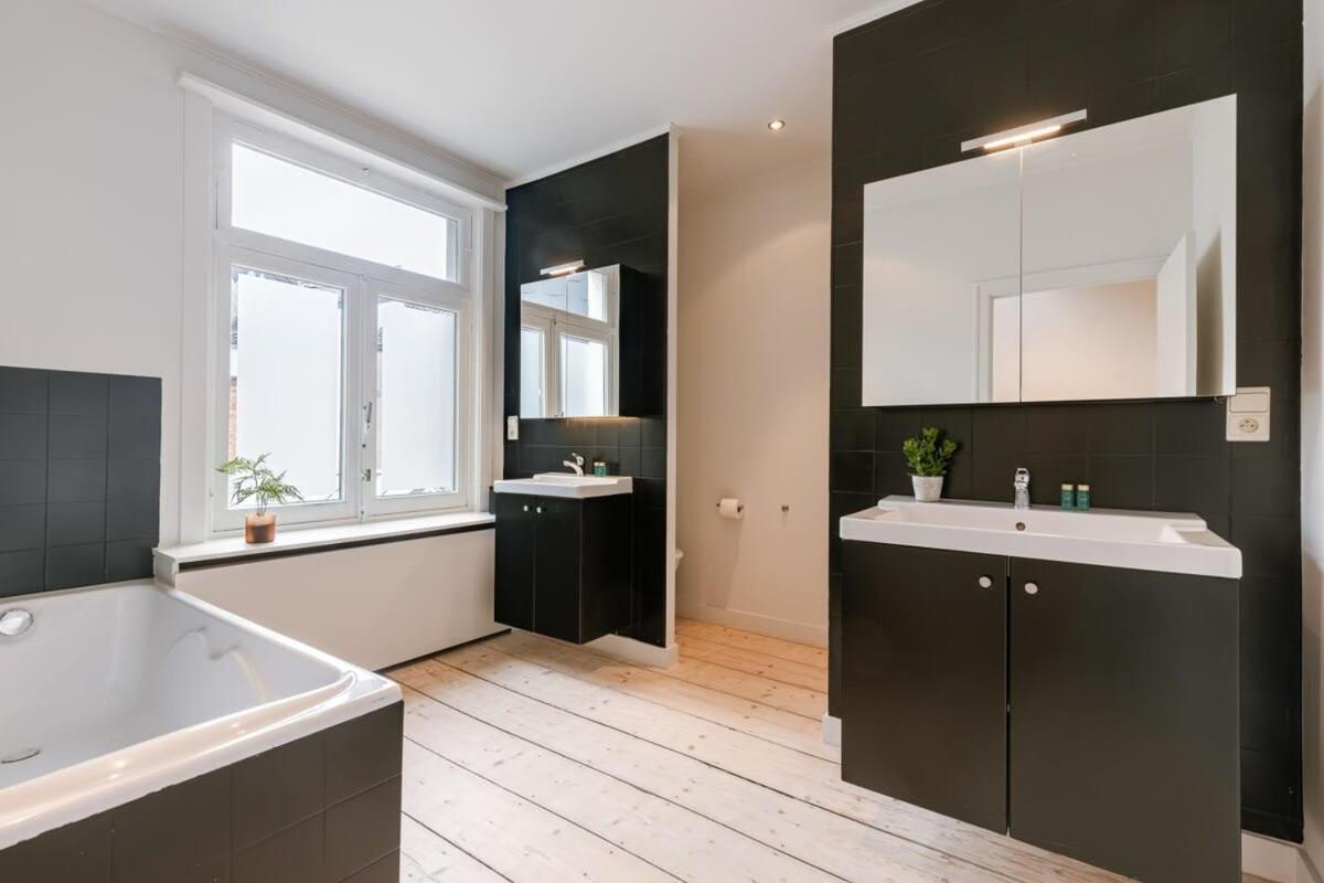 Vakantiehuis Huswell - Charming House In With Free Parking *
