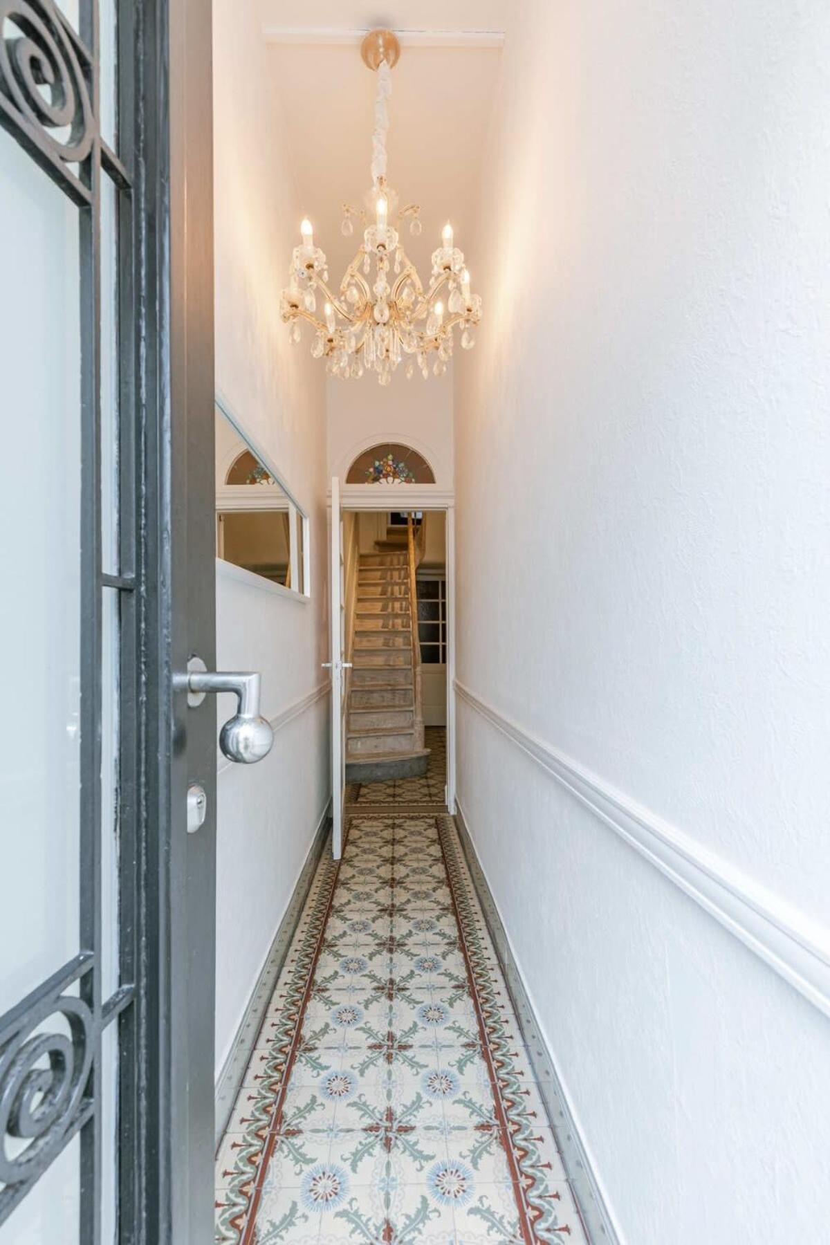 Huswell - Charming House In With Free Parking Vakantiehuis *
