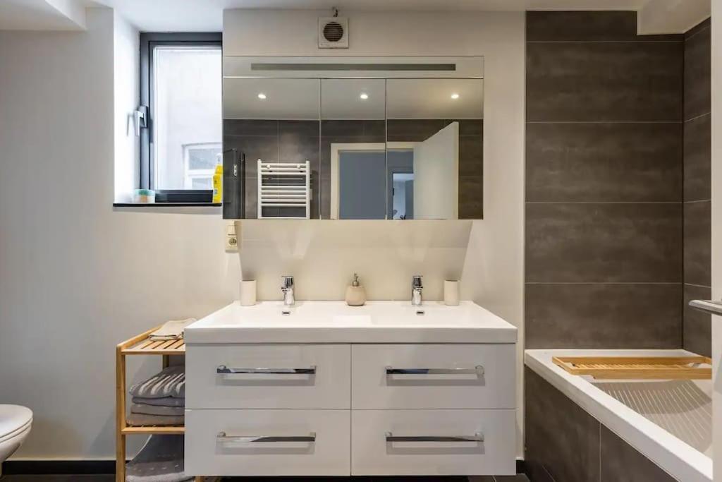 Apartment Private Penthouse With Unique View - *