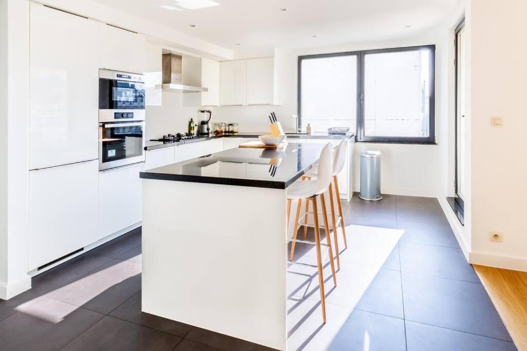 Private Penthouse With Unique View - Apartment *