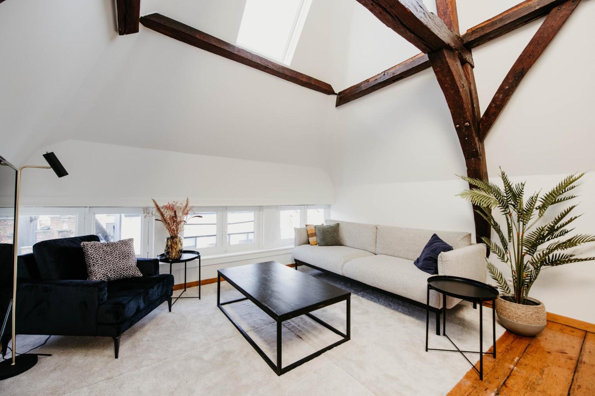 Gorgeous Duplex In Old Centre Apartment