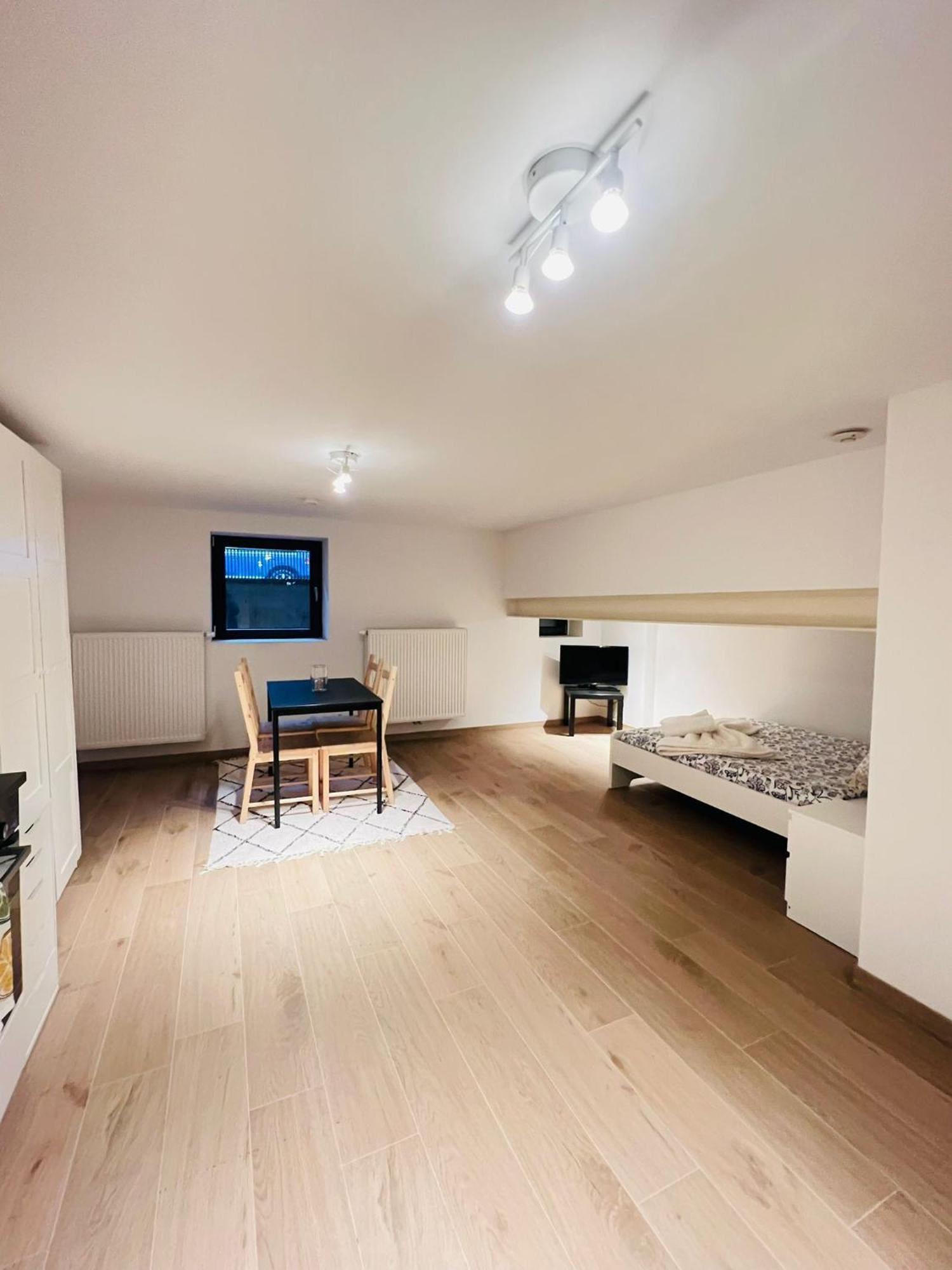 Oneluxstay Near Fashion District *