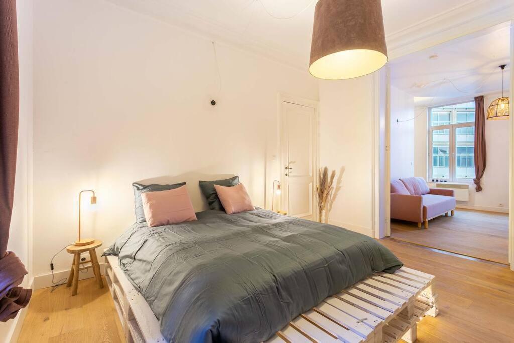Pink Fairytale-like Apartment *