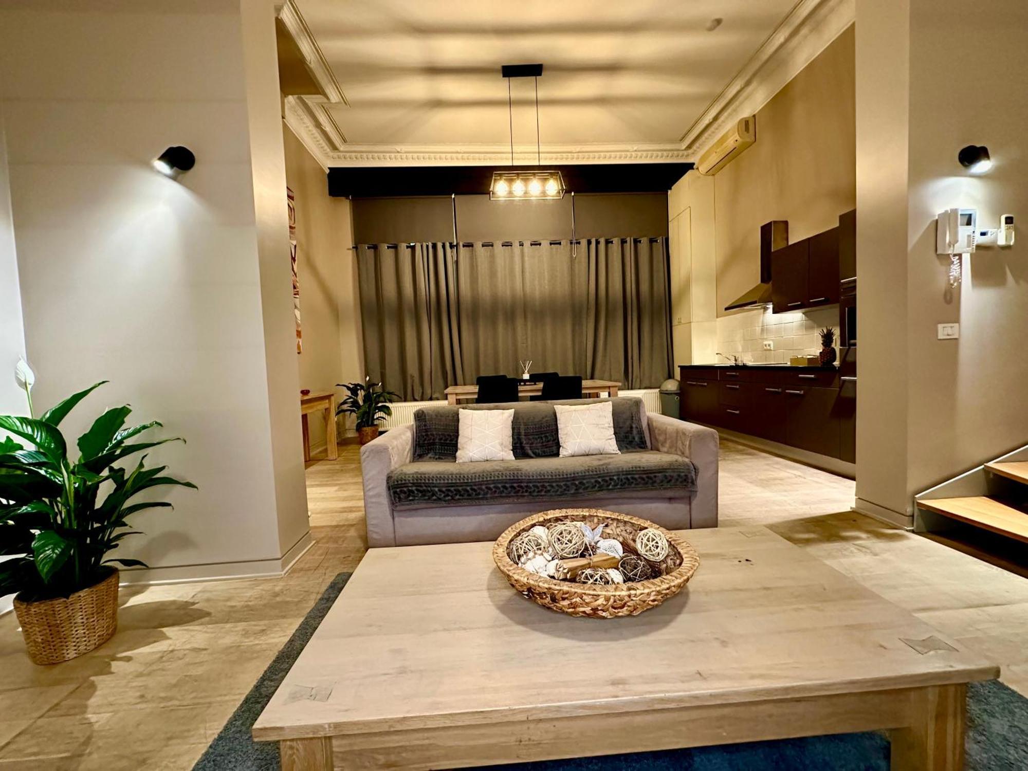 Luxury Castel By Rikas Appartement