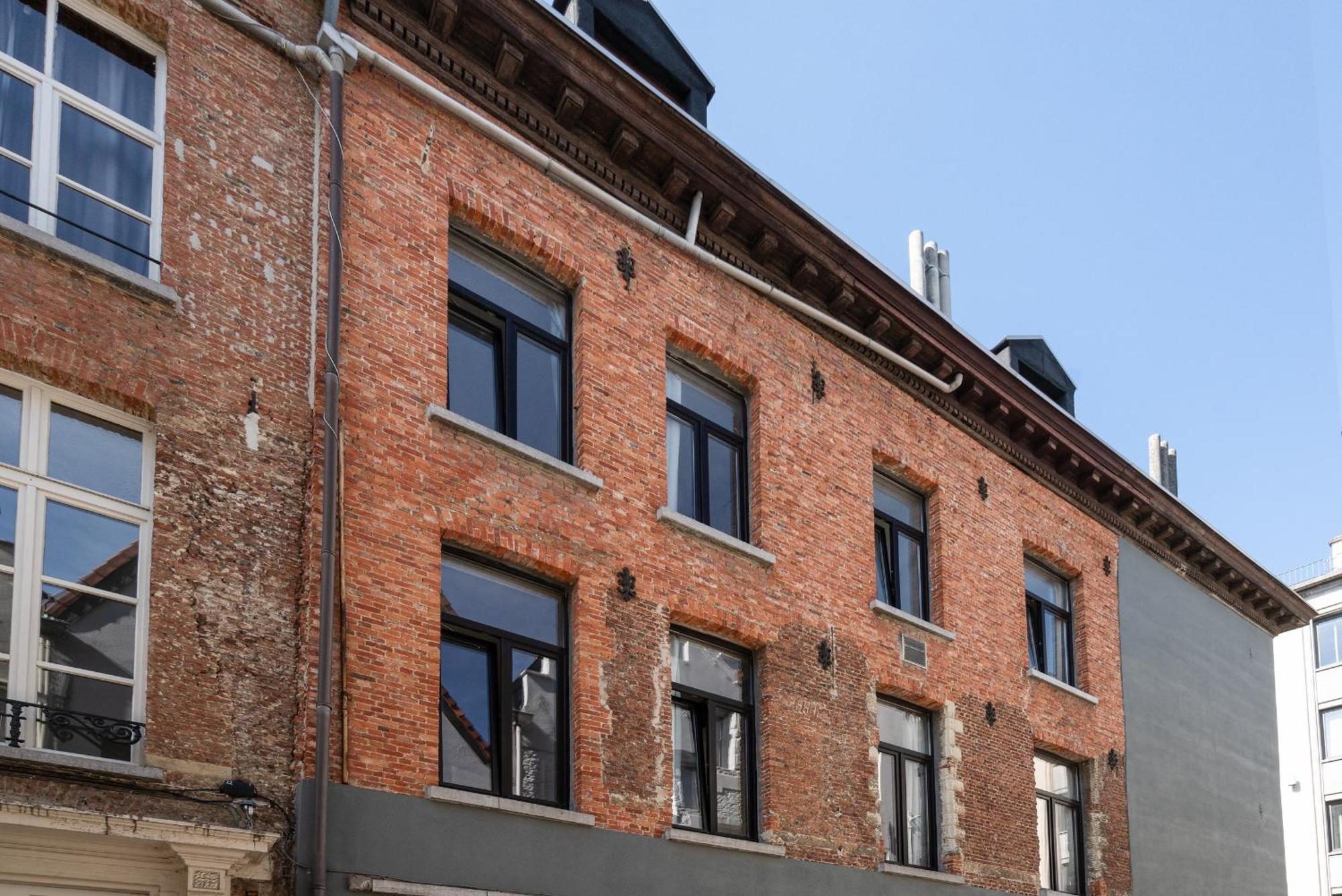 Two-bedroom River Side In The Heart Of