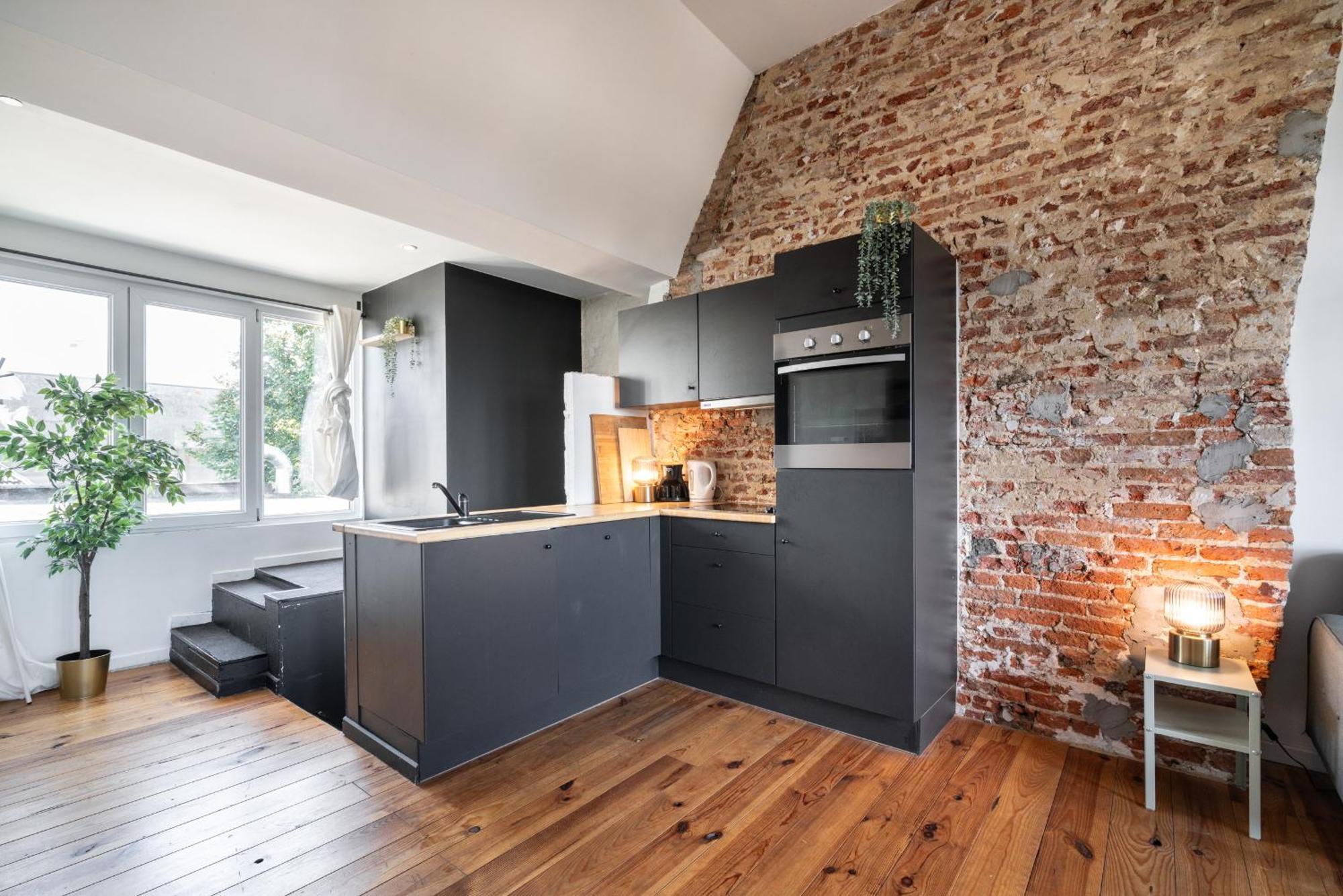 Charming Two-bedroom River Side Apartment Antwerpen